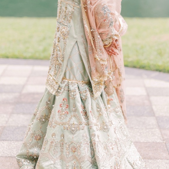 Original Mohsin Naveed Ranjha Zamrud Bridal Gharara - Picture 10 of 17